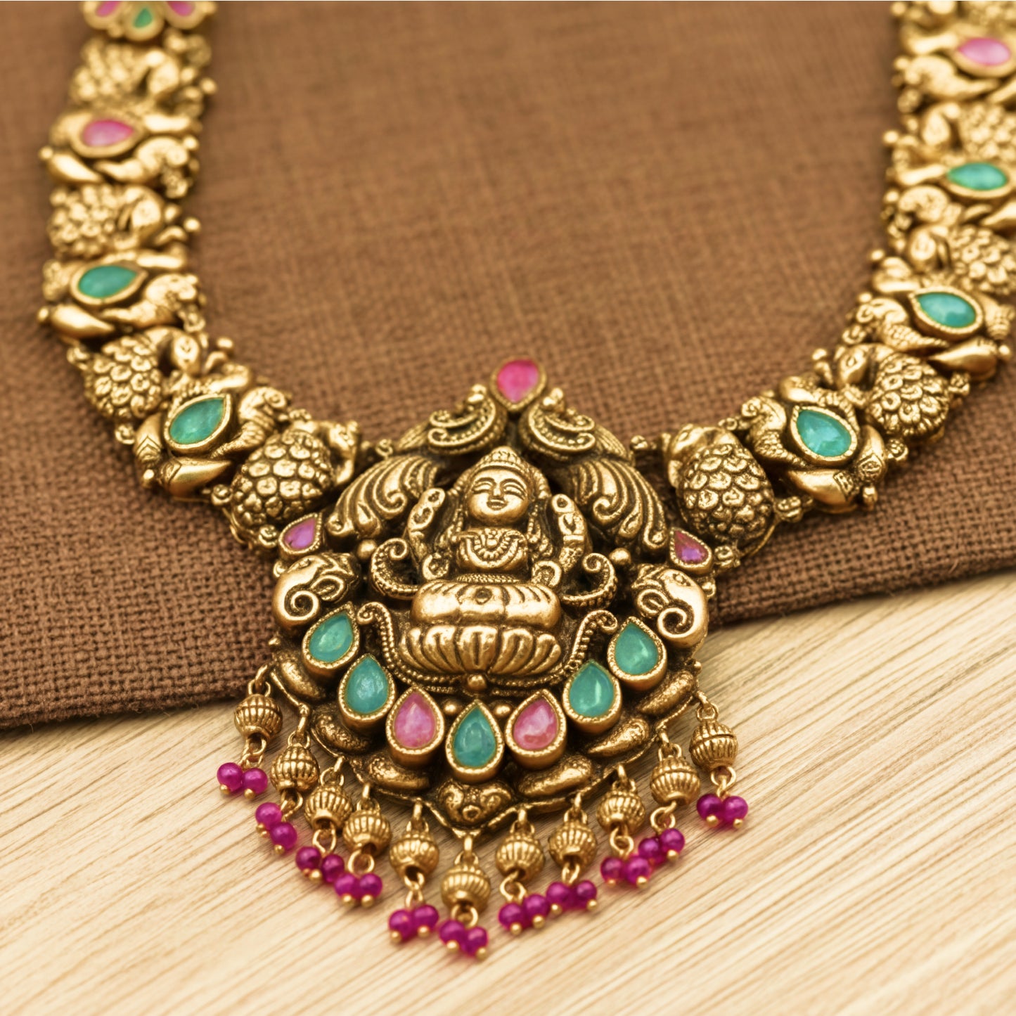 Emerald Antique Malai