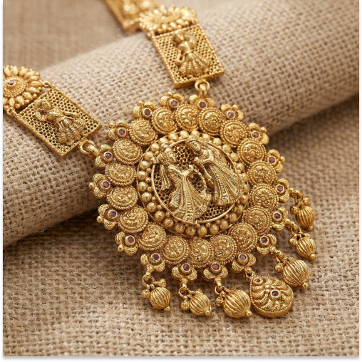 Elegant Engagement Malai