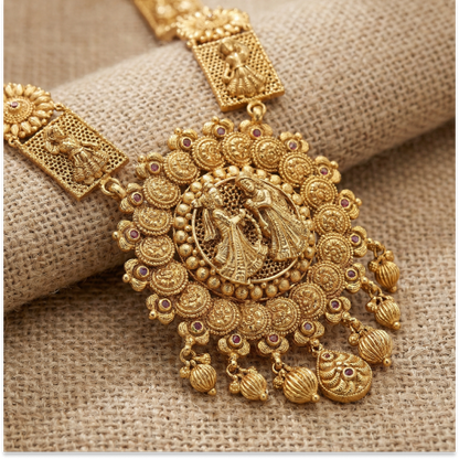 Elegant Engagement Malai