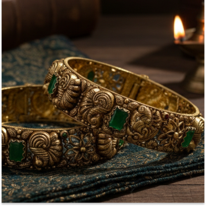 Screwed Elegant Bangles