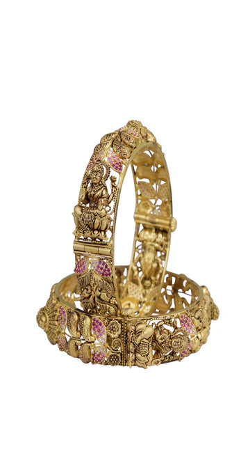 22K GOLD ANTIQUE BANGLE