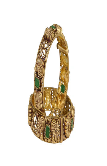 22K GOLD ANTIQUE BANGLE